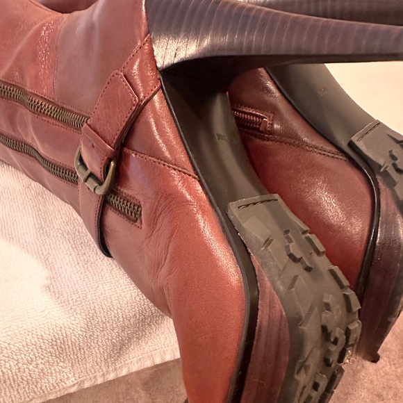 Brown Guess boots - Picture 12 of 16